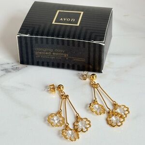 Vintage 1995 Avon Daisy Drop Earrings w Crystal Accent 2” Gold Dangle NIB 114